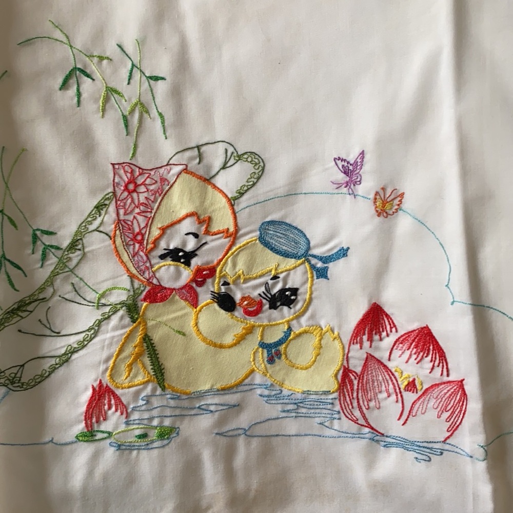 Vintage crib sheet set